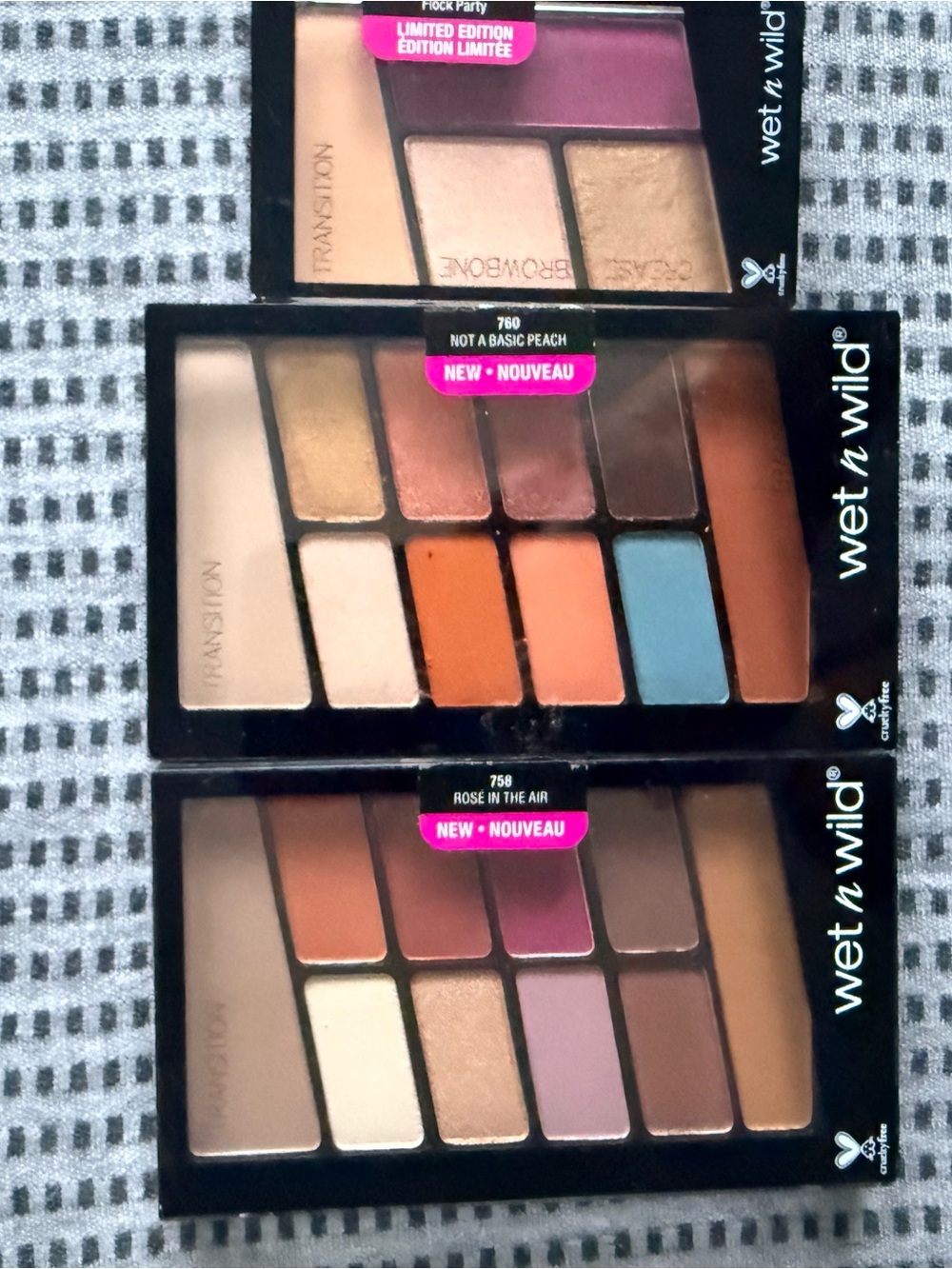 Wet n wild Eyeshadow Palette Trio in Peach, Orange, Pink, Blue & Brown Shades